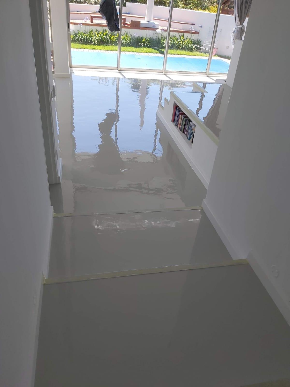 Edge detail where the epoxy meets the wall