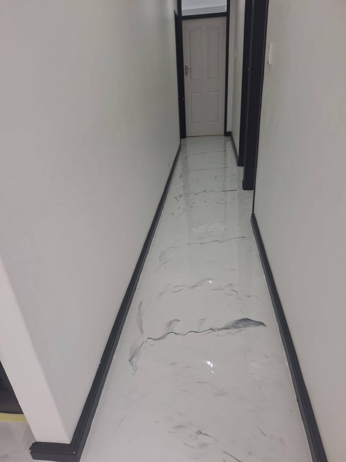 Close-up of marble-look epoxy patterning