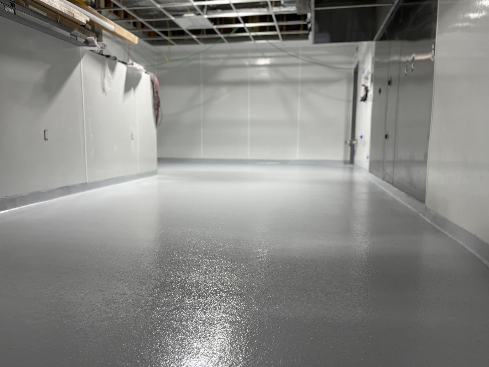 Slip-resistant epoxy floor with a textured profile